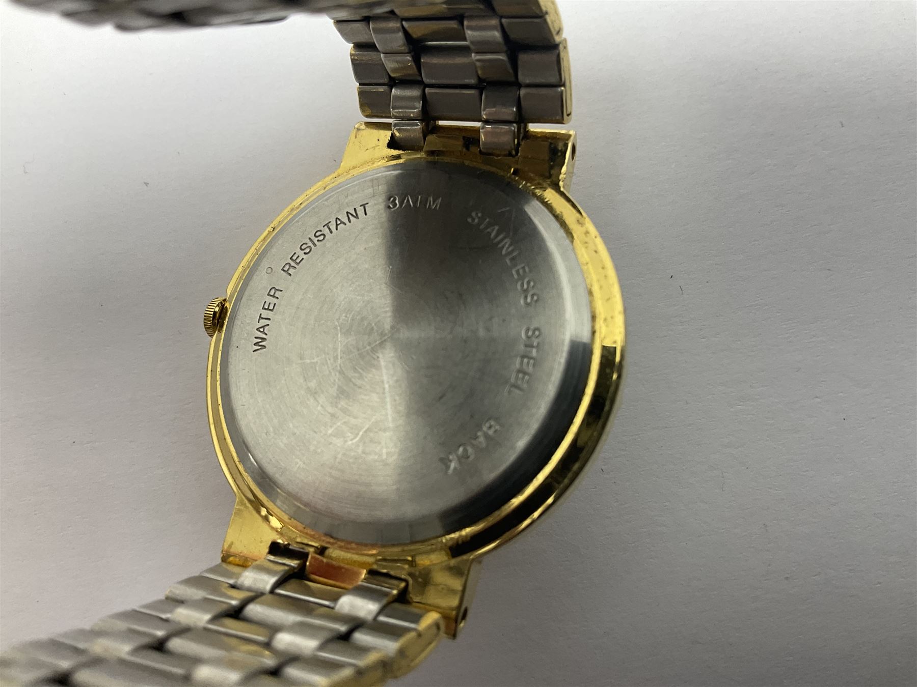 Two ladies Skagen wristwatches, to include 107SGSC and 107SGGD, both on stainless steel mesh straps, boxed, together with four other ladies wristwatches (6)