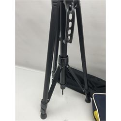 Collection of cameras, including Nikon F401 AF camera body, serial no 2111407, with Sigma Zoom Master 1:3.5-4.5 f=35-70mm lens, Fujifilm camera body etc 