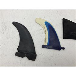 Windsurfing: Quantity of fins to include Freewave MFC, Stix Wildthang, Ultra Profile Sails G 10 fin, F-HOT Finz, Fanatic M.G.E slalom, North Shore Maui Hawaii etc (13)