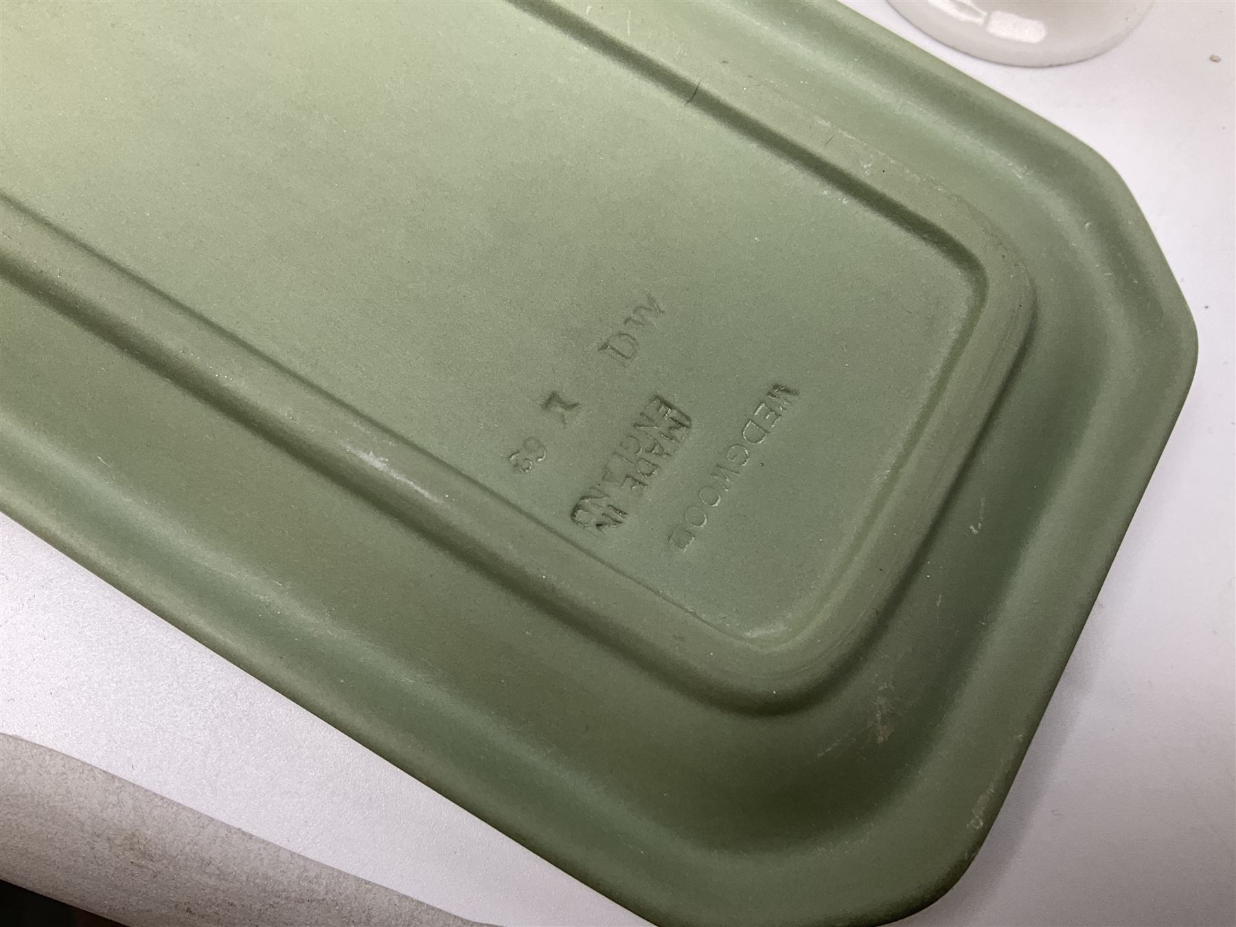 Copeland Spode tureen and platter, in peacock pattern, together with Herend Hungary trinket box and cover, Copeland vase and other ceramics 