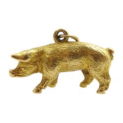 Gold pig pendant/charm, stamped 18ct, ap