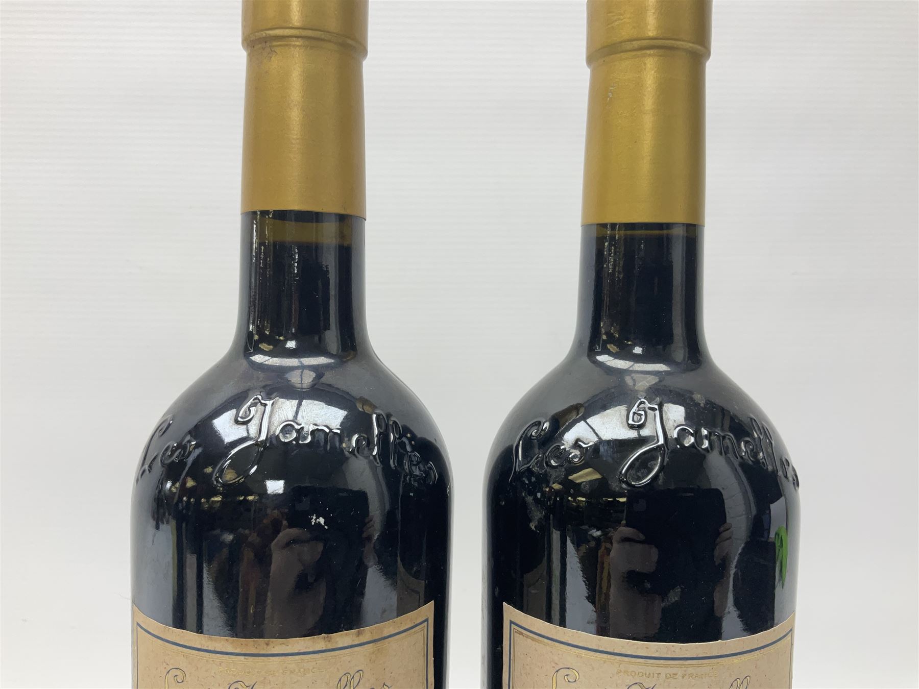 Mixed wine, comprising two bottles Les Jamelles 2009 Reserve Mourvedre, 750ml 13.5% vol, Joan d'Anguera 2015 Altaroses, 75cl 14% vol, Roc de Lussac 2010, Lussac-Saint-Emilion, 750ml, 14% vol and Rhebokskloof, 1997 Gamay Noir, 750ml, 13.5% vol (5)