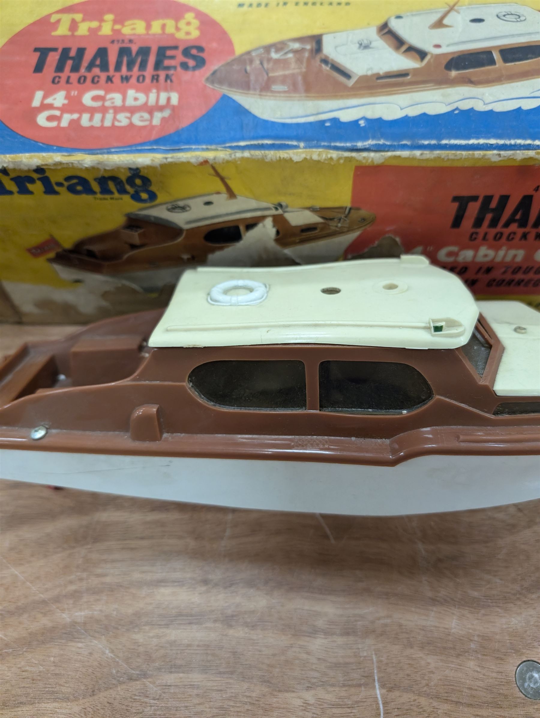 Triang 413 S Thames Clockwork 14