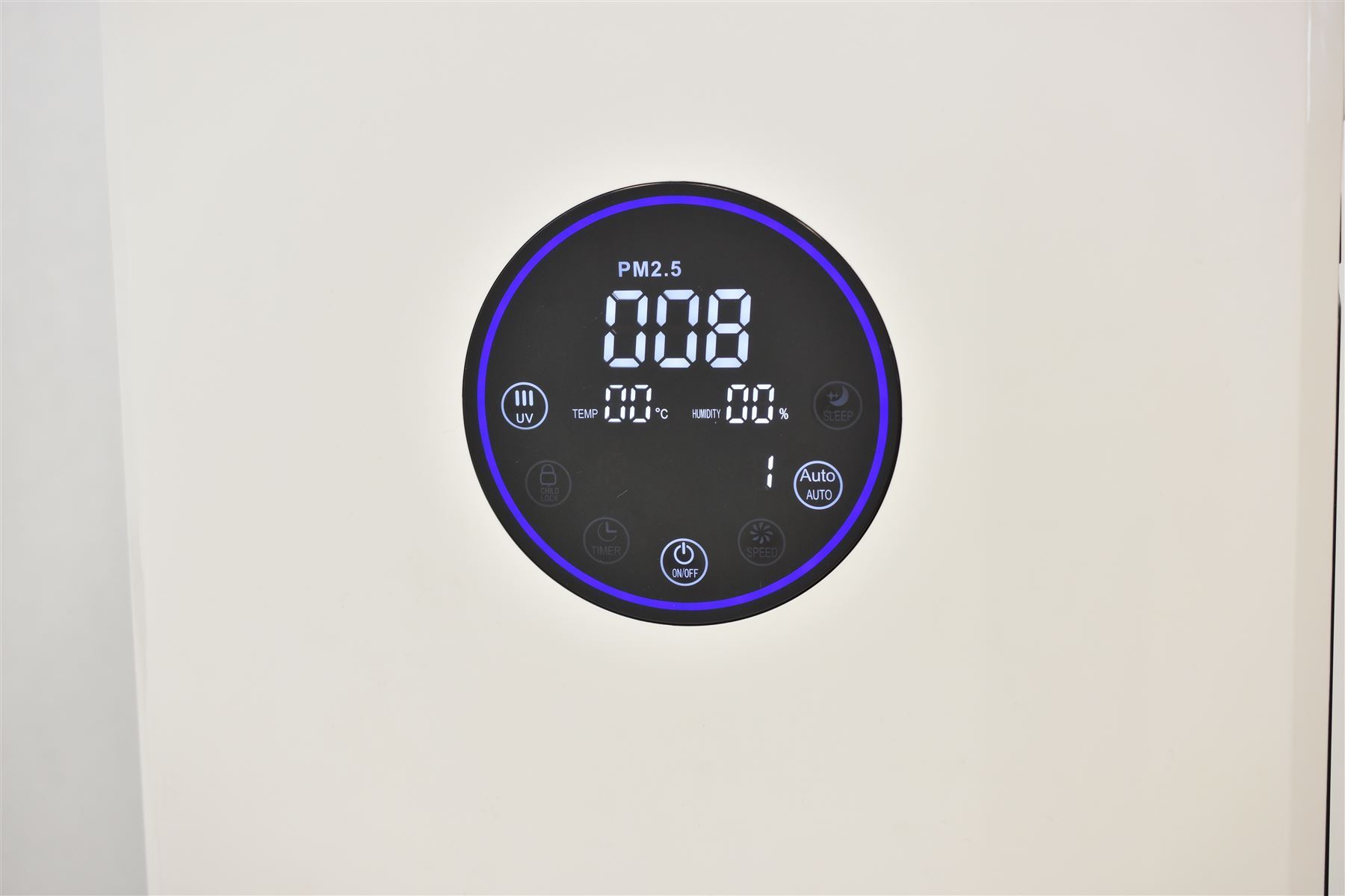 New - MAXVAC Medi 8 air purifier, variable air flow, suitable general hygiene and clear air, sterilises germs, combats dust, unpleasant odours and filters pollen for allergy sufferers, boxed, unused. Hammer price includes VAT, claimable for VAT registered businesses