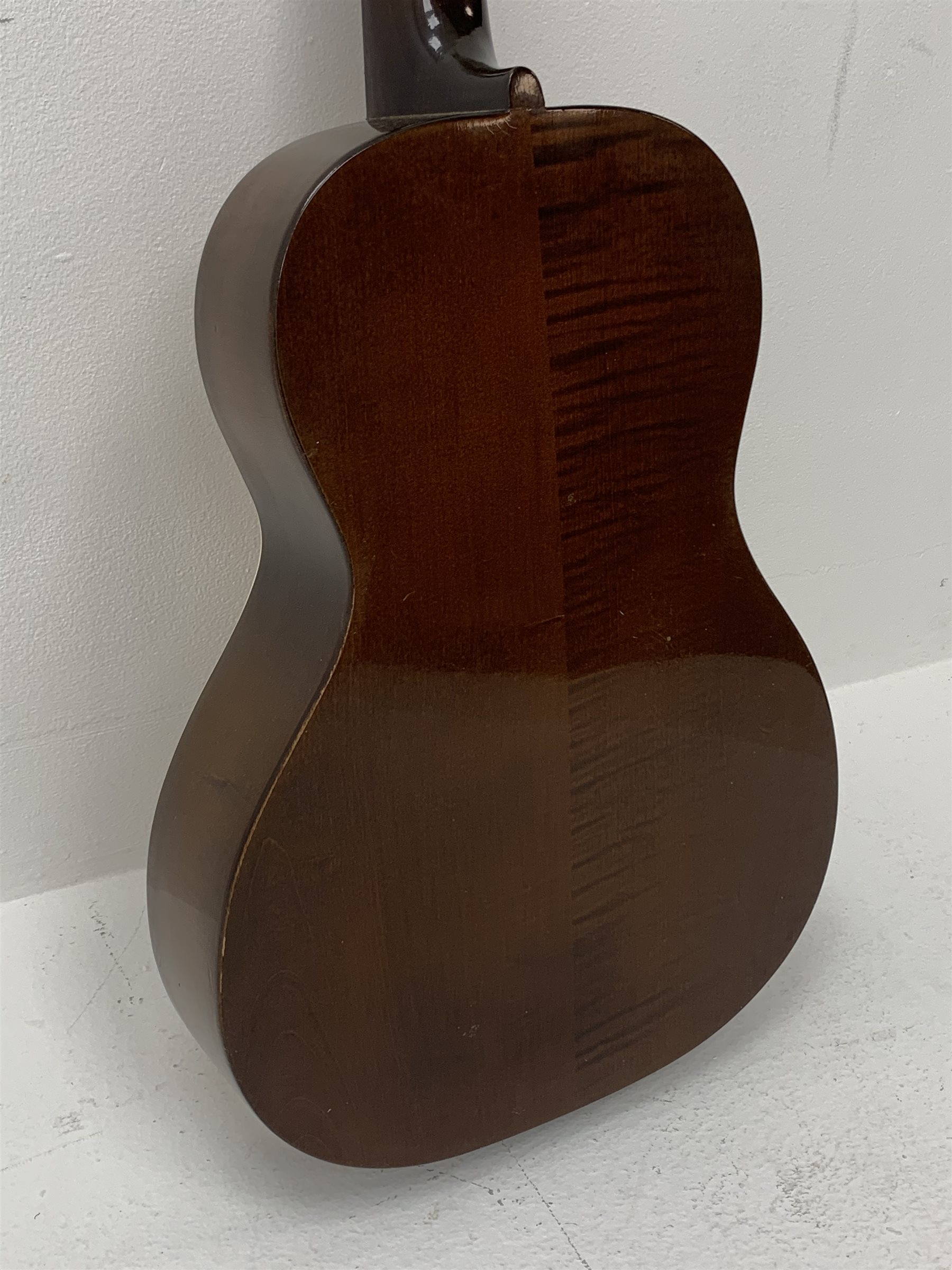 Melodija Menges vintage Parlour guitar 