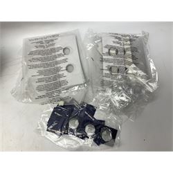 Great British and World coins, including two The Royal Mint Experience 2018 Sir Isaac Newton fifty pence coins on cards, commemorative crowns, Queen Elizabeth II 1999 five pounds, pre-decimal coinage, various Isle of Man fifty pence pieces etc