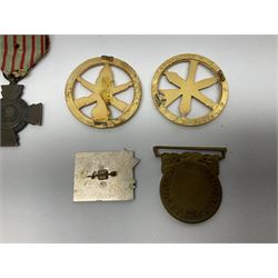 Five WW1 French medals comprising Medaille Militaire Gallantry Award, two Croix de Combattant, Medaille Commemorative Francais 1914-18 and a Patriotic Medal; together with small quantity of Russian badges etc