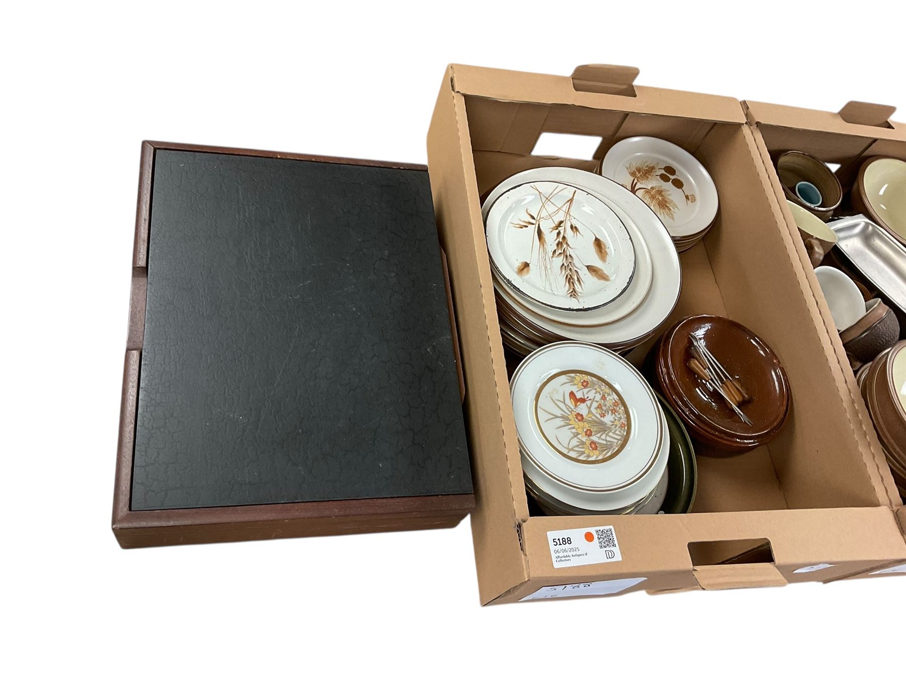Royal Worcester dinner wares in Evesham pattern, together with other dinner wares etc in three boxes 