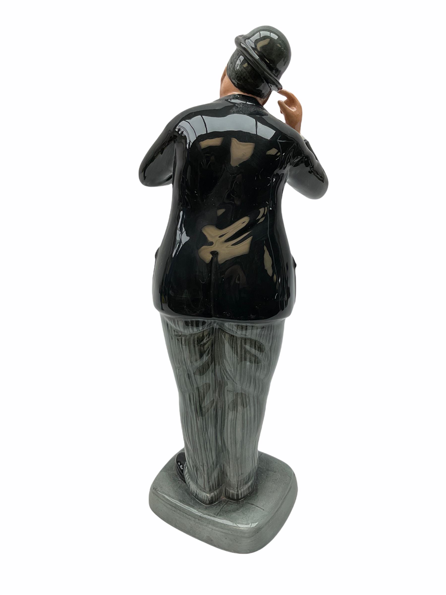 Two limited edition Royal Doulton figures, Stan Laurel HN2774 3,280/9,500, and Oliver Hardy HN2775 3,280/9,500