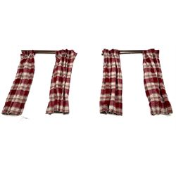 Two pairs of red and beige checkered line curtains along with curtain pole (W130cm, D123cm)