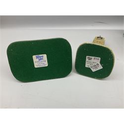 Thirteen Lilliput Lane models to include 'The King's Arms', Britain's Heritage collection Edinburgh Castle,  Tower Bridge, Big Ben, English Collection 'Bluebell Arms', etc, six boxed with deeds