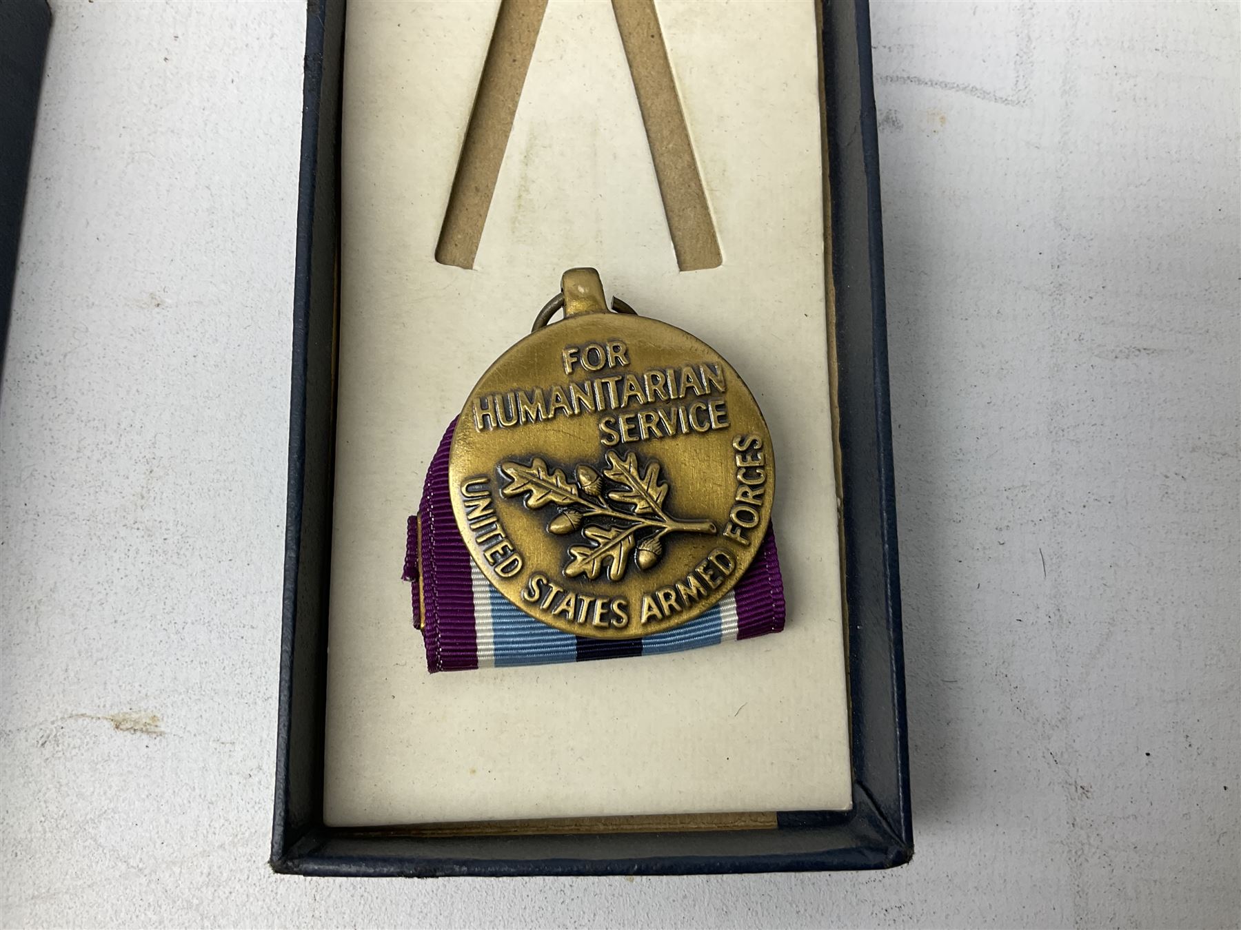 Nine American medals including WW2 Navy and Army Occupation medals, 1939-41 Defence Medal, boxed National Defence Medal and bar, South West Asia Service with bar, Air Force, National Guard and Military achievement medals etc (9)