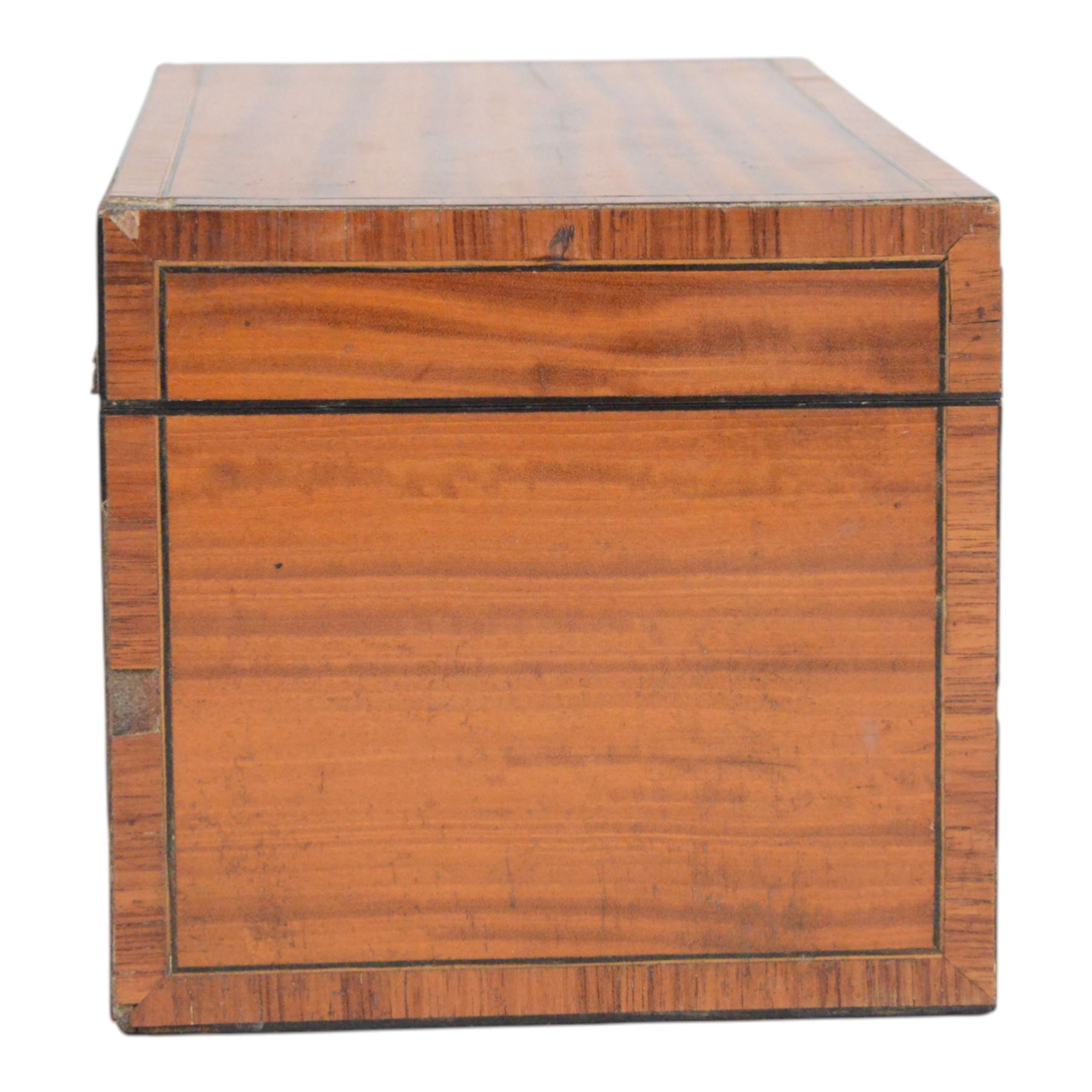 Satinwood correspondence box, the interior divided into two sections with bone inlaid plaques marked answered and unanswered, H13cm, D14cm 