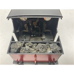 Gauge 1 - kit-built electric 0-6-0 tank locomotive No.1793 in LMS red and black livery with well detailed cab L29cm W8.5cm 