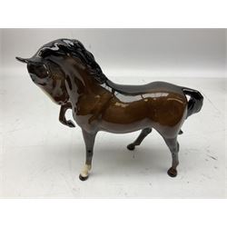 Six Beswick figures of bay horses, including large hunter no.1734, Shire horse no.818, horse with tucked head no.1549, etc (6)