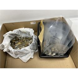 Collection of Great British and World coins including pre decimal and pre Euro coinage and various international banknotes, including India, Saudi Arabia, Jordan, etc