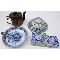  Chinese blue and white stand of stepped form, L14cm, blue and white saucer, Chinese hexagonal horn teapot with incised decoration and Chinese blue and white rice bowl and spoon, the bowl incised '7' (6)  