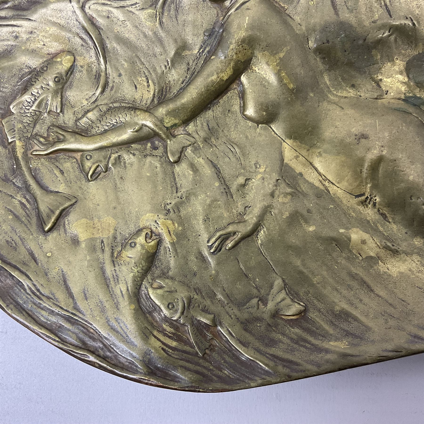 Bergman Art Nouveau bronze dish, of naturalistic shell form upon four shell feet, the centre decorated in relief with a mermaid amongst fish and sea horses, with Bergman mark and impressed Geschutzt 5070 beneath, L36cm