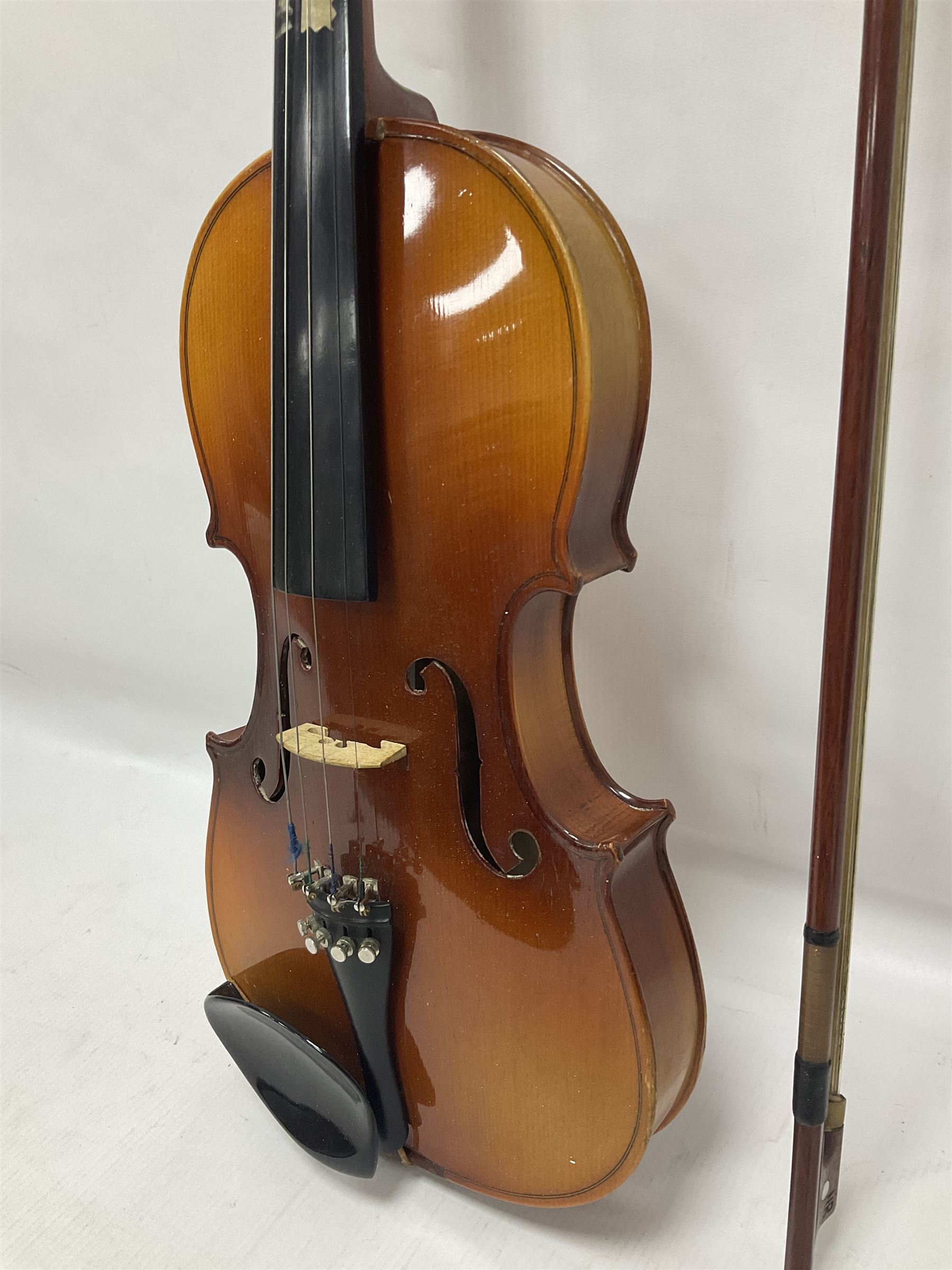 Full size violin with a maple back and ribs | Musical Instruments ...