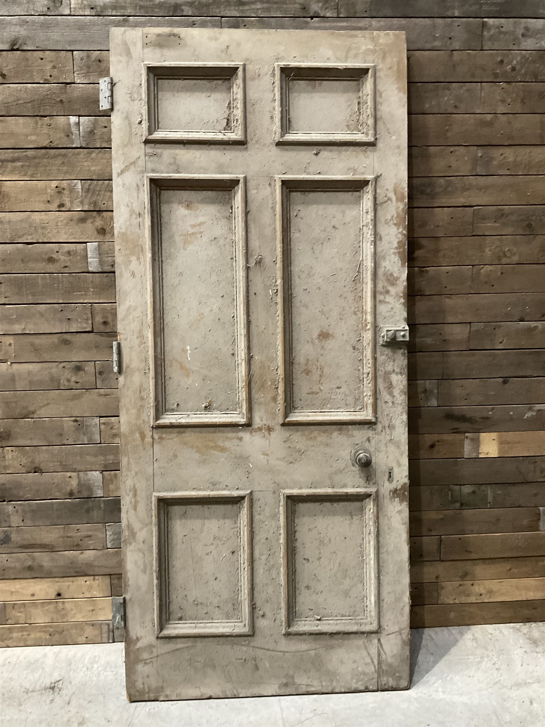 Five 19th century heavy pitch pine six panel doors

226cm x 99cm
228cm x 99cm
228cm x 100cm
228cm x 100cm
228cm x 99cm