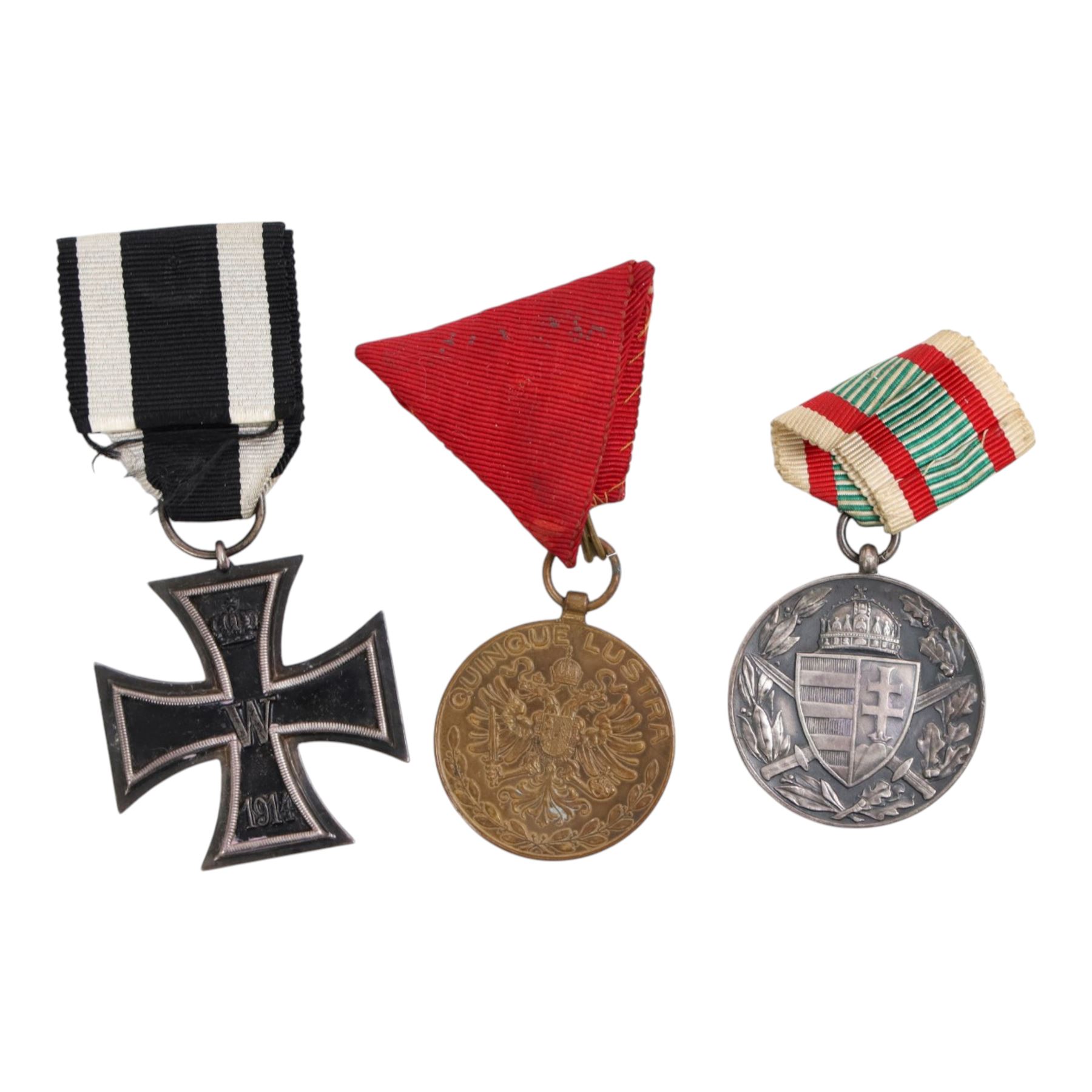 WWI German Iron Cross 2nd class, together with Imperial medal and Pro Deo et Patria