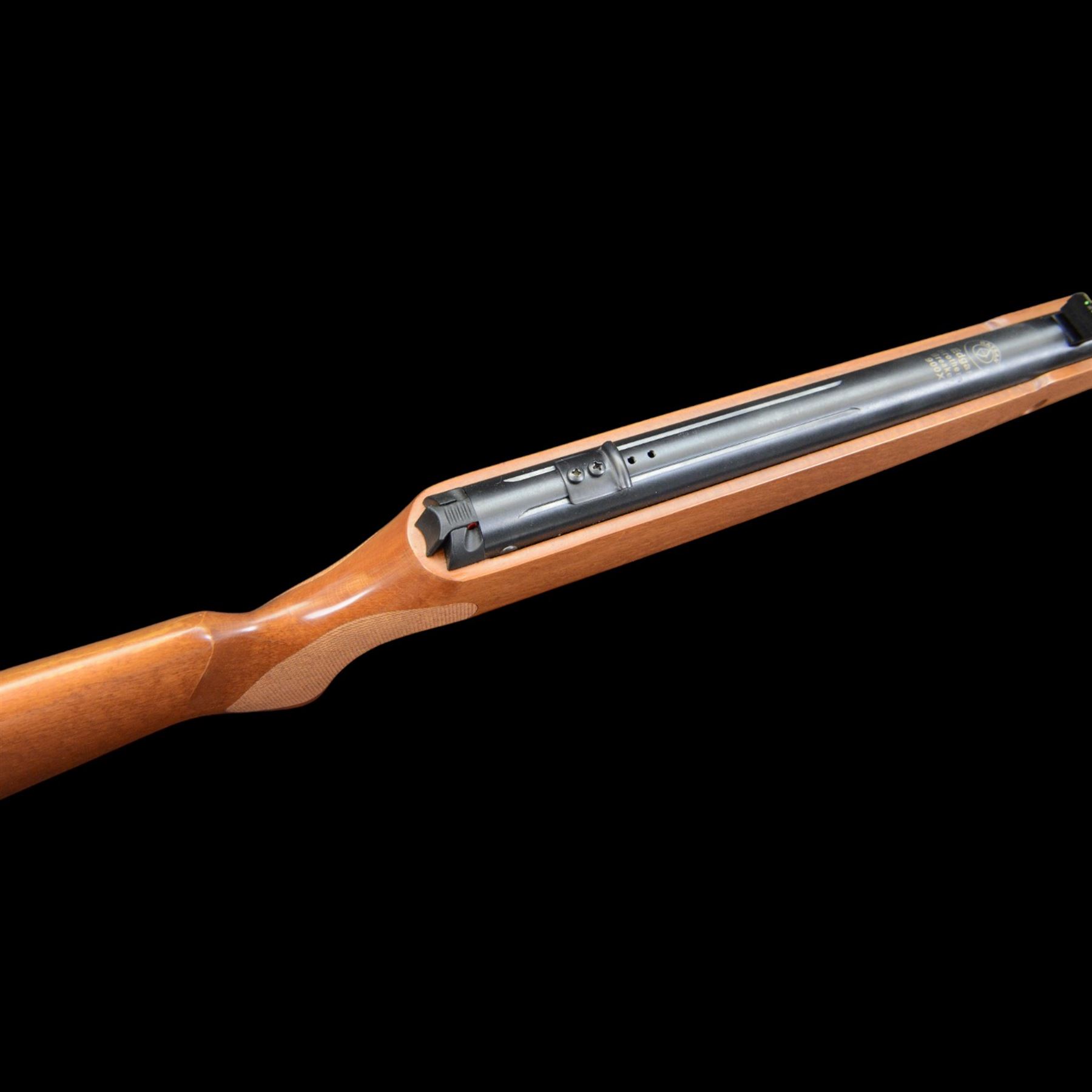 Hatsan Edgar Brothers Breaker 900X .177 air rifle with chequered semi-pistol grip and sound moderator, L113cm 