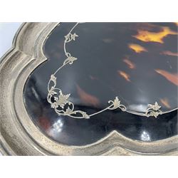 1920's silver and tortoiseshell dressing table tray, of quatrefoil form, the lobed silver edge encasing a tortoiseshell center with silver acanthus detail, hallmarked Elkington & Co Ltd, Birmingham 1921, L25cm W18cm