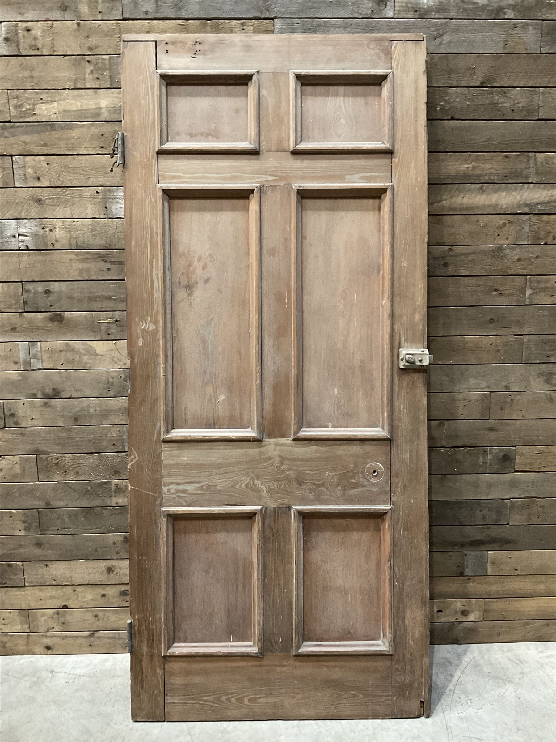 Five 19th century heavy pitch pine six panel doors

226cm x 99cm
228cm x 99cm
228cm x 100cm
228cm x 100cm
228cm x 99cm