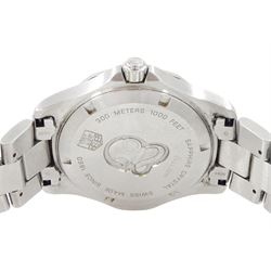 Tag Heuer Aquaracer 300 meters gentleman's stainless steel quartz wristwatch, Ref. WAF112, silvered dial with dagger hour markers and date aperture, on original stainless steel bracelet , with fold-over clasp, boxed with additional links and guarantee card dated 2007