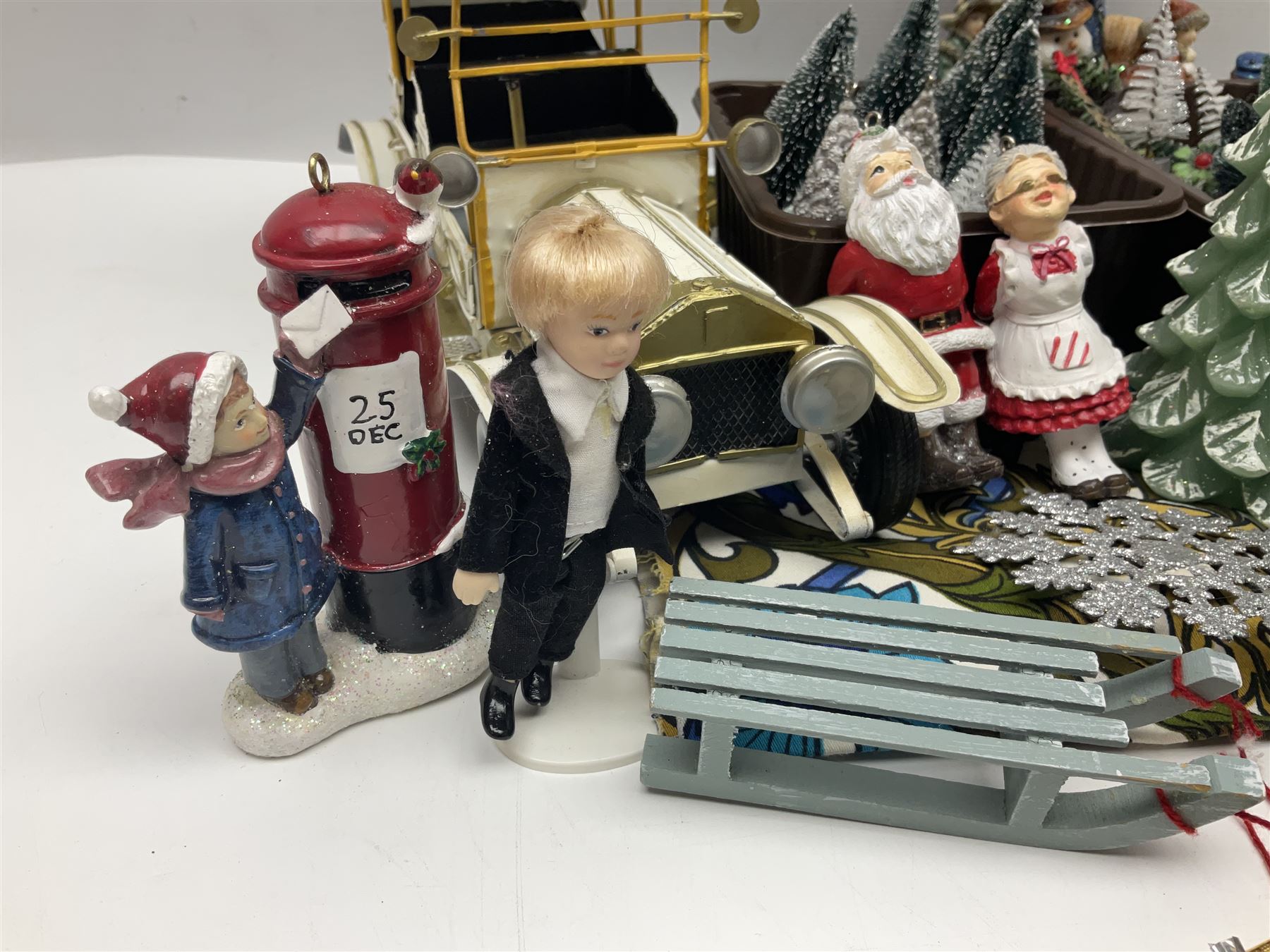 Collection of miniature dolls house Christmas figures and