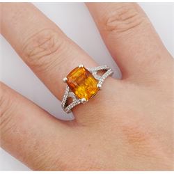 18ct white gold orange / yellow sapphire ring, with diamond set shoulders, hallmarked, sapphire approx 4.80 carat