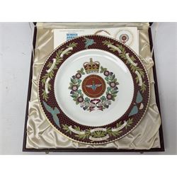 Five Spode Mulberry Hall limited edition Regimental commemorative plates - Parachute Regiment No.51/500; Gloucestershire Regiment No.38/500; Duke of Wellington's Regiment No.285/500; Royal Welch Fusiliers No.40/500; and Green Howards No.213/500; all boxed with certificates (5)