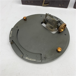 WW2 period Pattern 1152 Azimuth Circle navigation instrument, serial no.10819.H. in paxolin type case; and Pattern 1880 Azimuth Circle, serial no.6870.H. in associated case bearing label 'AFT' (2)