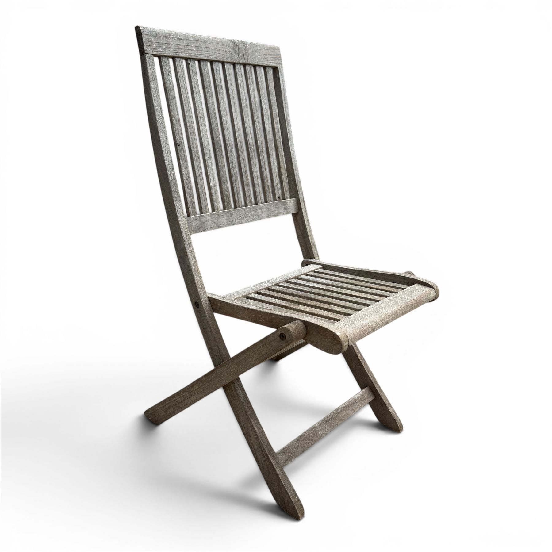 Teak garden table and 6 folding chairs in a grey finish