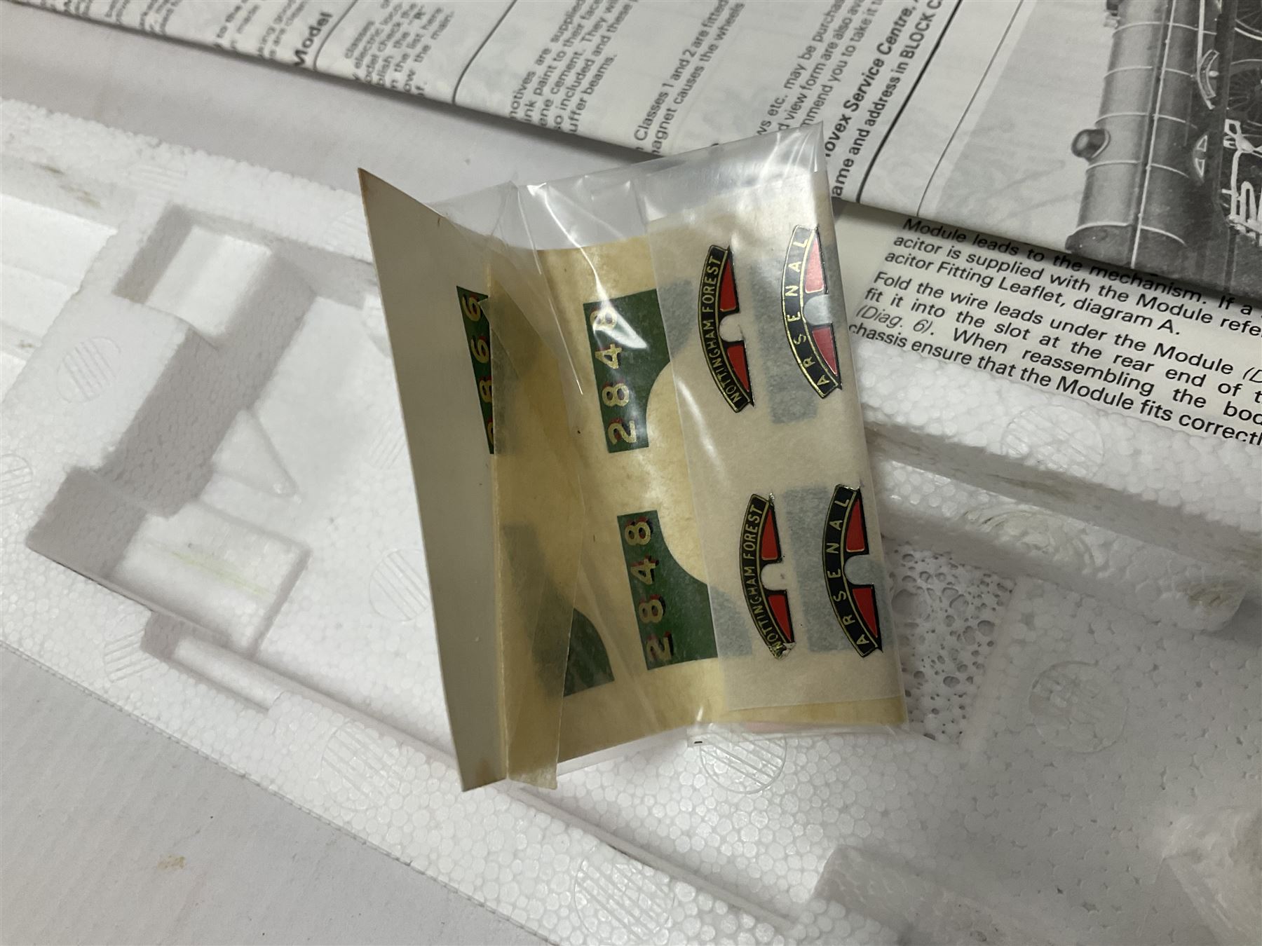 Hornby ‘00’ gauge - Class B17 4-6-0 ‘Manchester United’ locomotive no.2862 in LNER green; Class B17 4-6-0 ‘Leeds United’ locomotive no.61656 in BR green; Class D41/1 4-4-0 ‘Yorkshire’ locomotive no. 62700; Class 49/1 4-4-0 ‘Cheshire’ locomotive no.2753 in LNER green; in original boxes (4) 