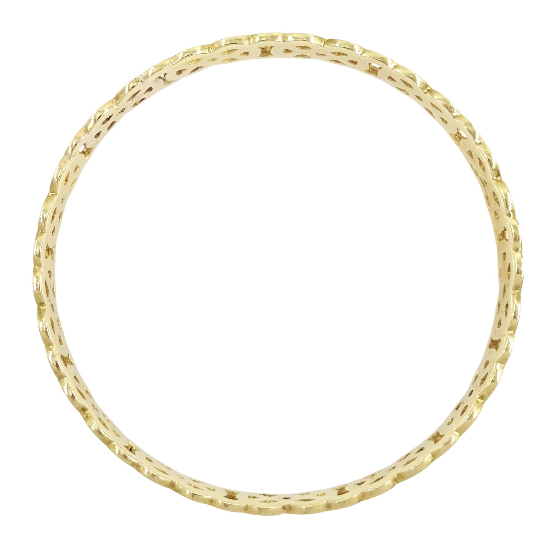 9ct gold pierced Celtic design bangle, Edinburgh hallmark