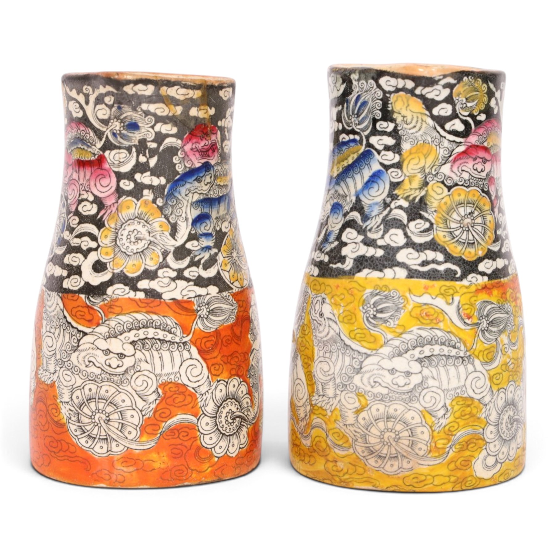 Pair 19th century Mason's Bandana pattern jugs, decorated in with Foo dogs, medallions, and cloud scrolls, H12cm
