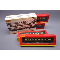  Hornby '00' gauge - Venice Simplon-Orient-Express Coach Pack Set, four individually boxed coaches with working table lamps in slip case  
