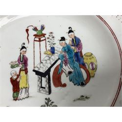 18th century Worcester Chinese Family pattern plate, circa 1765, of circular form with scalloped rim, the dished centre decorated in polychrome enamels with figures gathered around a table, within iron red line and dot borders, D19cm