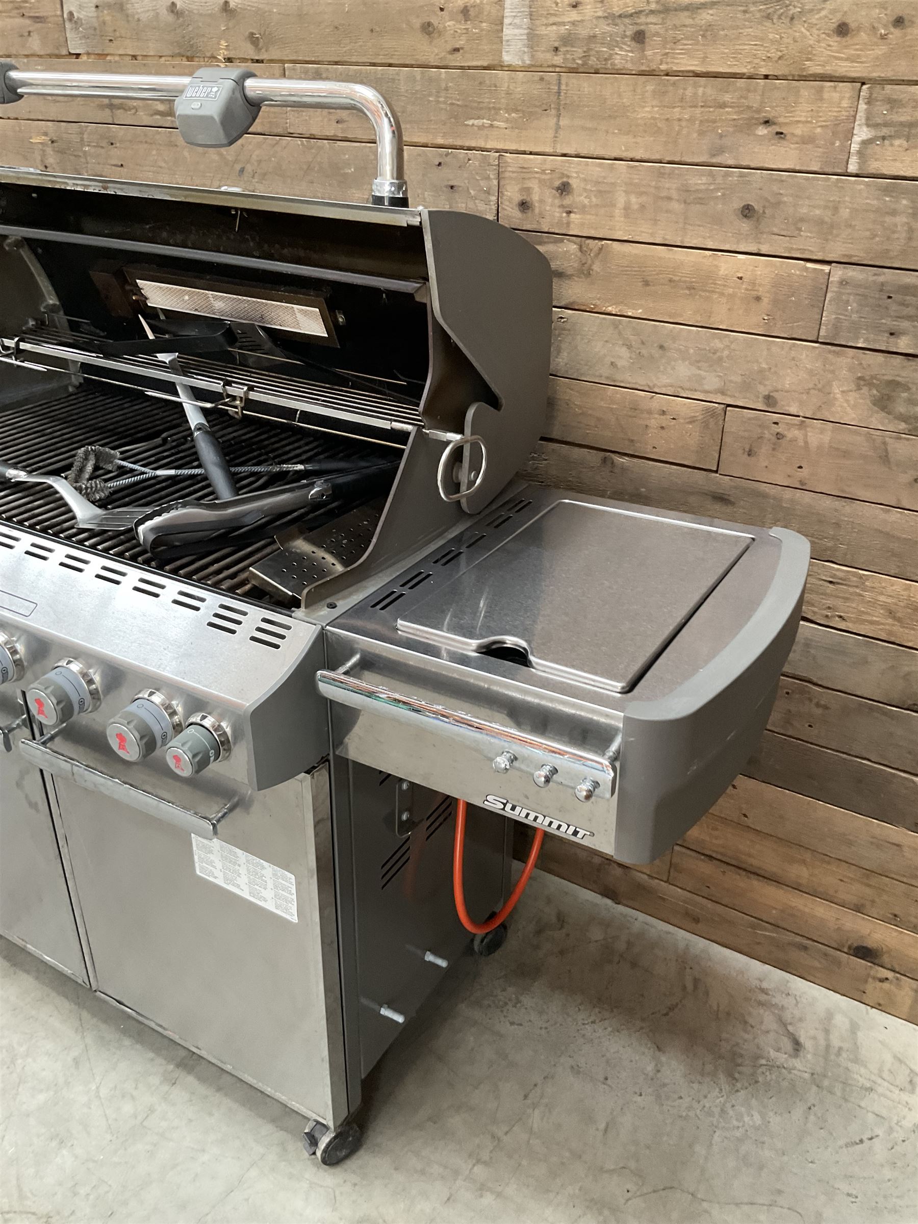 BBQ - Weber Summit stainless gas barbeque,, with cover