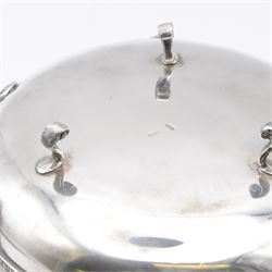 Egyptian silver bowl, of circular form, with oblique gadrooned rim and cast palmette decoration, upon three scroll feet, marked for 900 fineness, D20cm