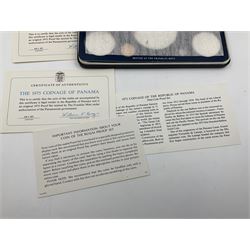Republic of Panama 1975 proof nine coin set, from two and a half centesimos to twenty balboas, minted at The Franklin Mint, cased with certificate