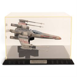 Code 3 Collectibles Star Wars Luke Skywalker's X-Wing Starfighter  1:80 scale diecast replica, on display plinth with acrylic case, case H26cm, W40cm
