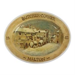 Pair of oval plates painted with Malton scenes, L35cm