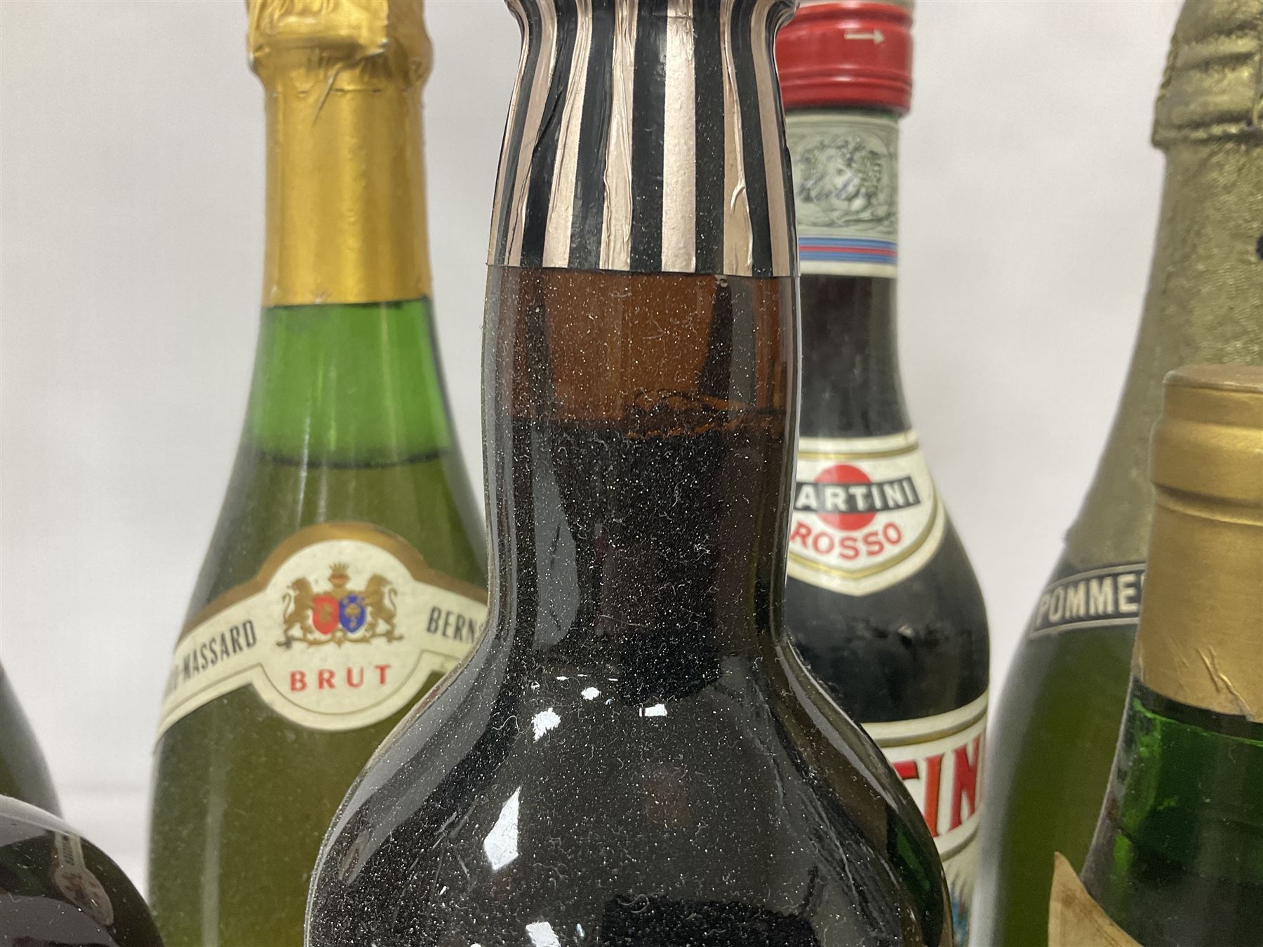 Vintage bottle of Martini Ross 14.7%, 75cl, Monte Christo Cream Sherry, Clubland White Port, wine etc (8)