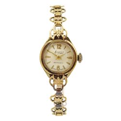 Accurist 9ct gold ladies manual wind wristwatch, hallmarked
