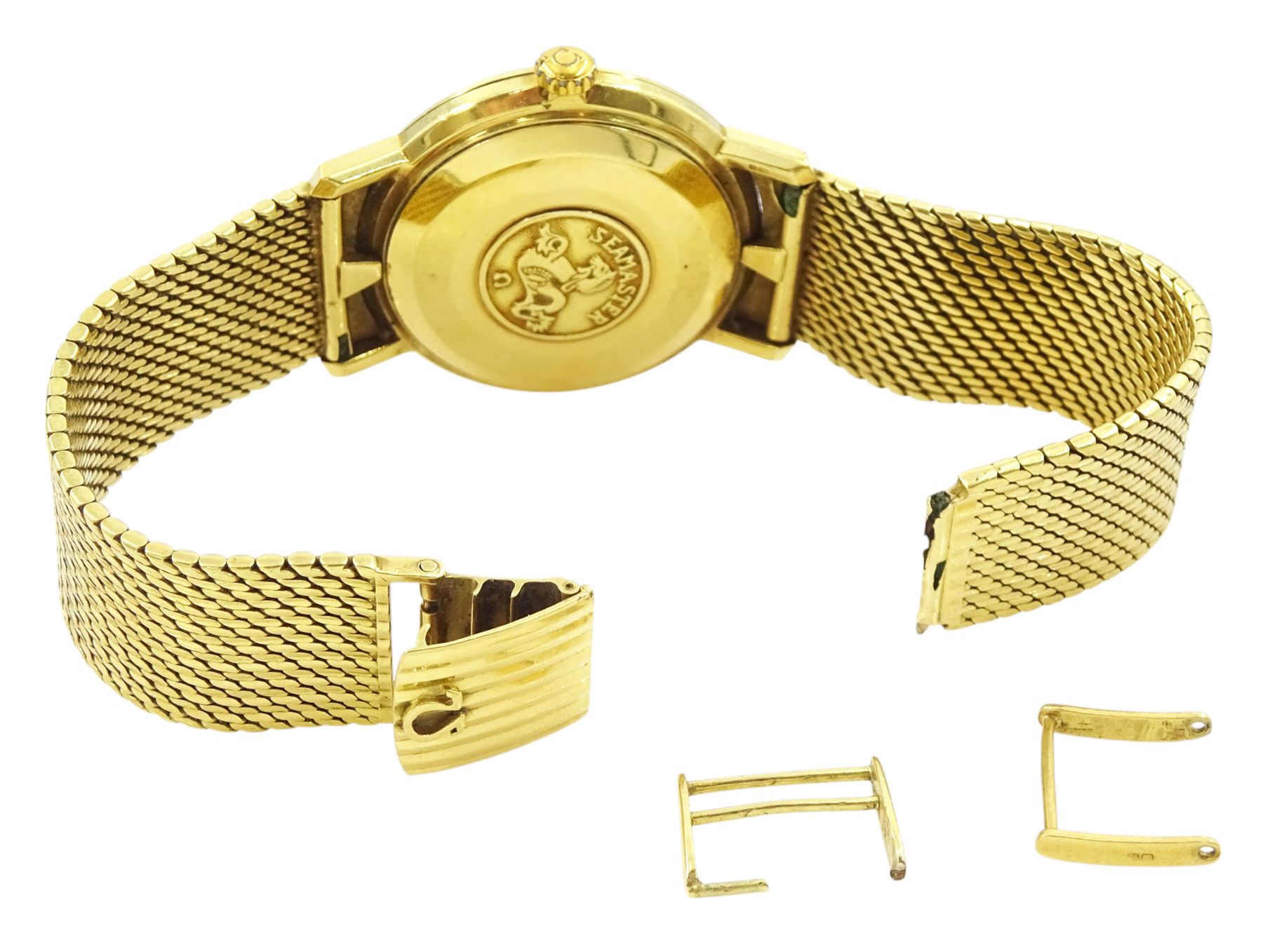 Omega Seamaster gentleman's 18ct gold automatic wristwatch, silvered dial with baton hour markers, on 18ct gold bracelet, with Omega clasp, London 1964
