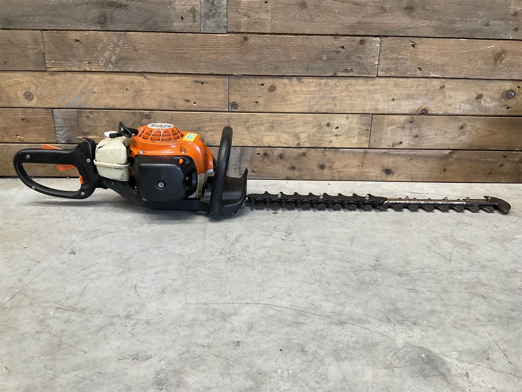 Stihl HS 81R petrol hedge trimmer, 30'' double sided