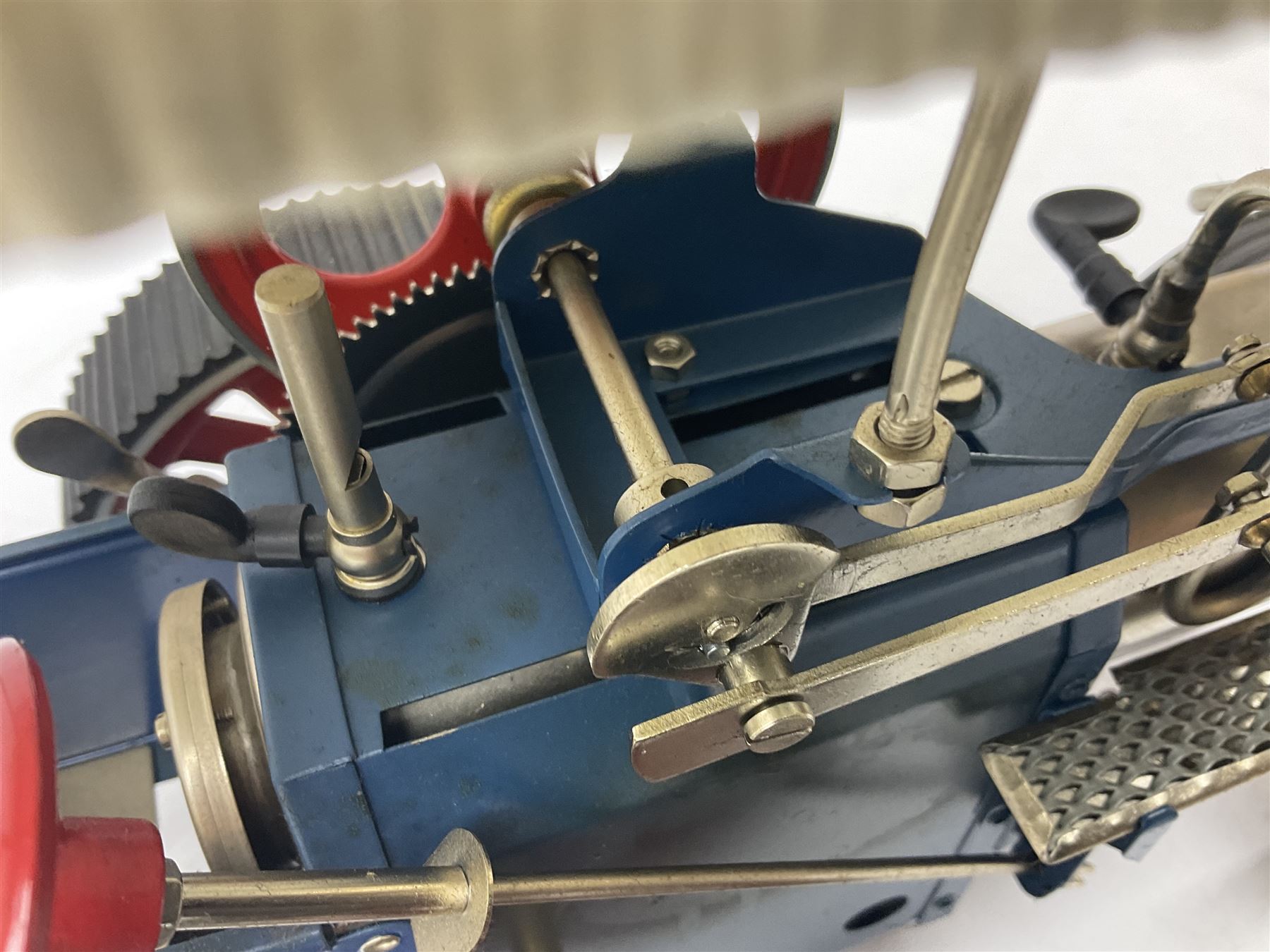 Wilesco steam roller traction engine, boxed