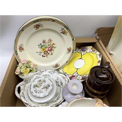 Quantity of Victorian and later ceramics to include Vohenstrauss Bavaria Johann Seltmann tea and dinner wares, pair of Lichte GDR lidded vases, Fapodel lidded vase etc